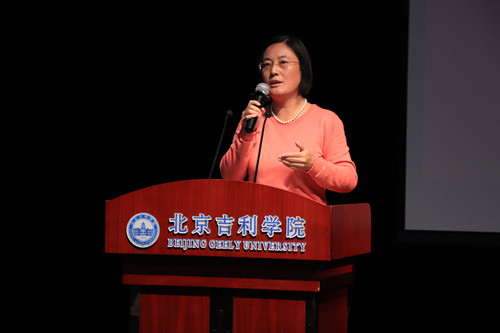 质保部潘劲部长对参赛选手点评.jpg